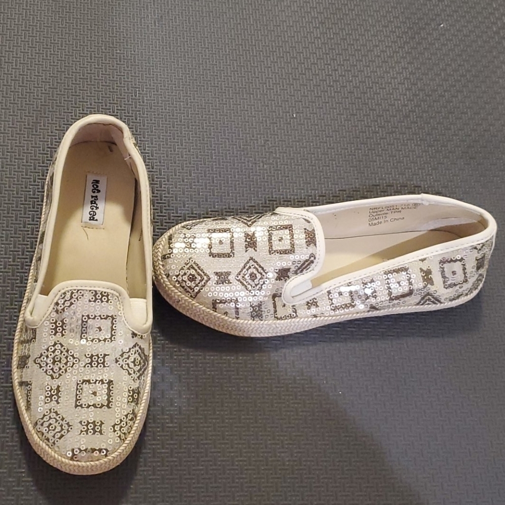Not rated women's shoes. Size 6